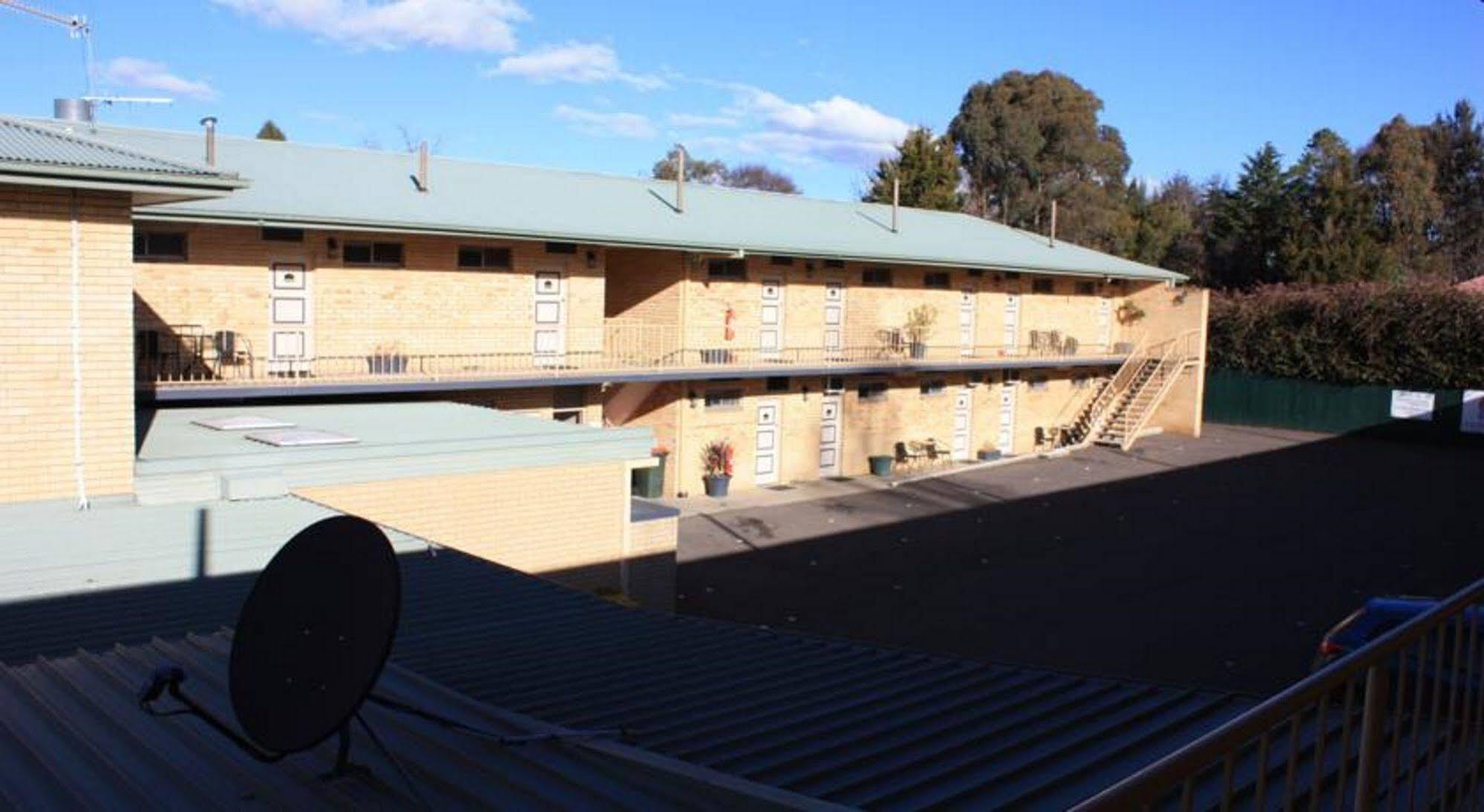 Country Comfort Armidale Exterior photo